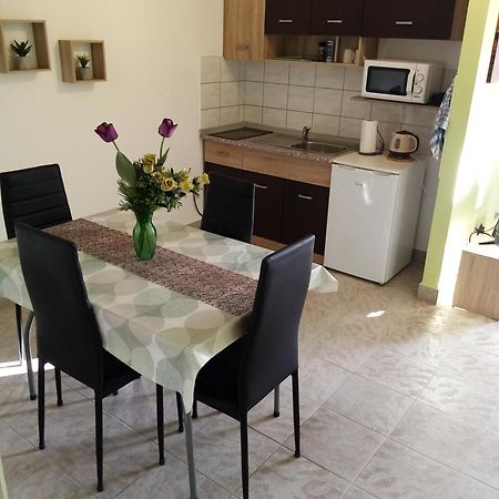 Apartment Buic Пула Екстериор снимка